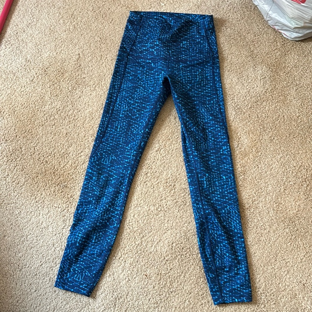 Lululemon leggings size 4